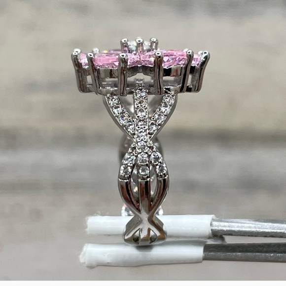 Beautiful Statement Flower Pink White Cubic Zirconia Silver Plated Ring Size 6 - Picture 8 of 13